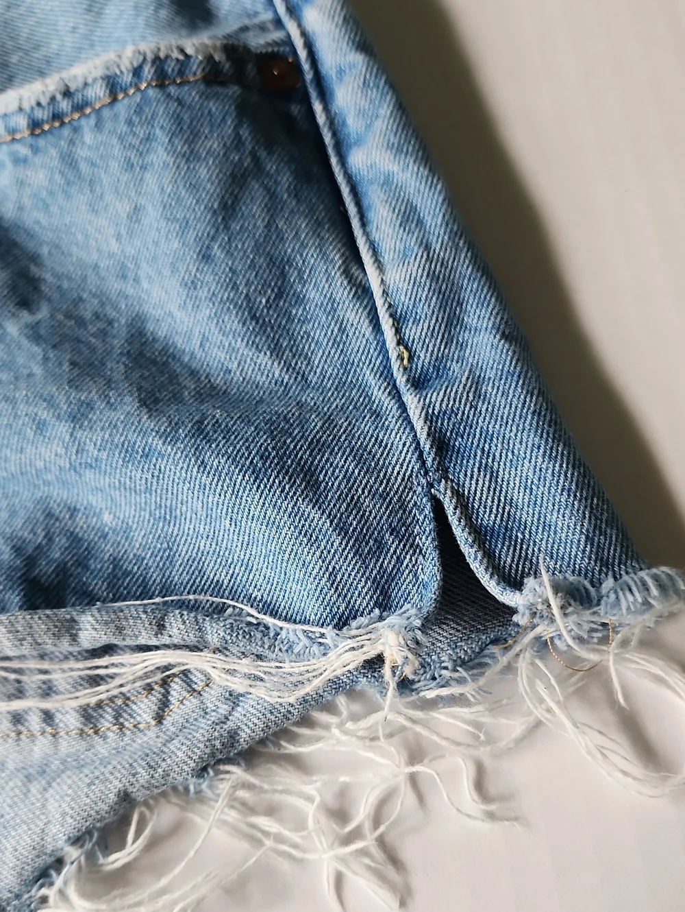 Levi's 501 Premium Distressed Button Fly Denim Shorts, Size 24 - Picture 8 of 10